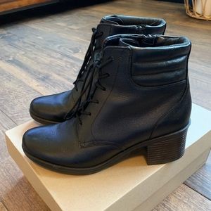 clarks hollis jasmine